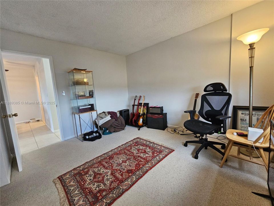 For Sale: $254,950 (2 beds, 1 baths, 850 Square Feet)