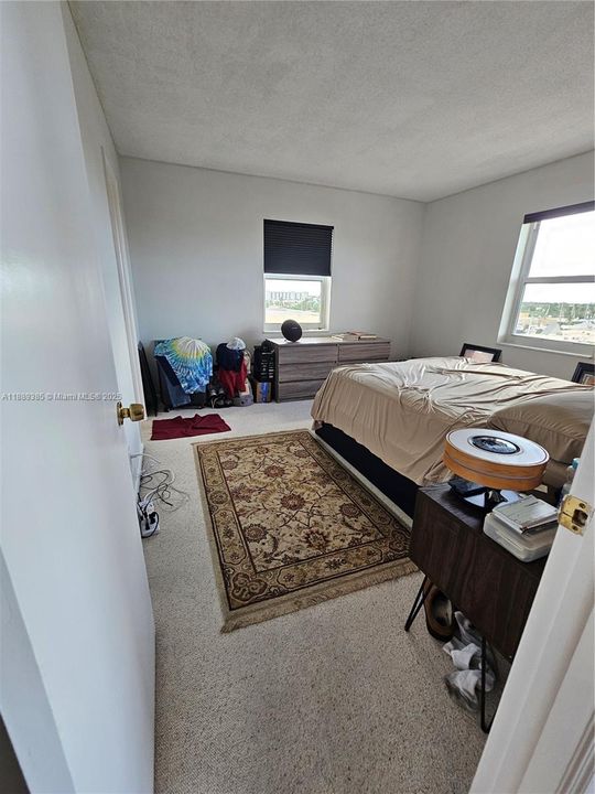 For Sale: $254,950 (2 beds, 1 baths, 850 Square Feet)