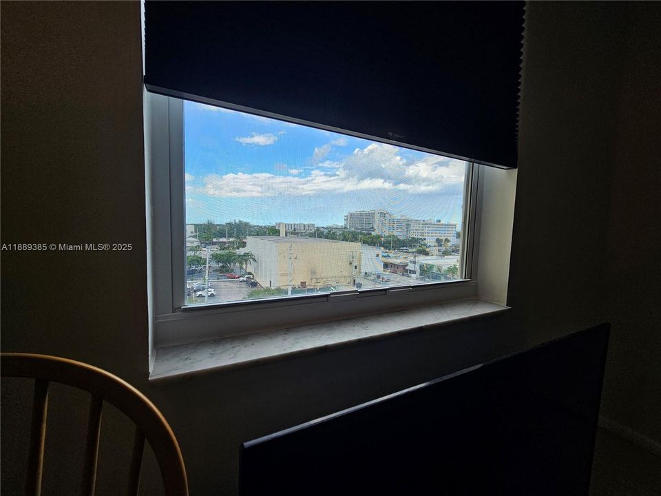 For Sale: $254,950 (2 beds, 1 baths, 850 Square Feet)