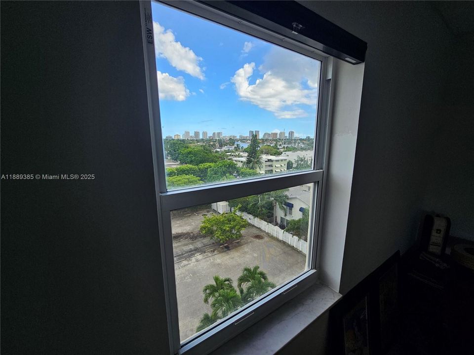 For Sale: $254,950 (2 beds, 1 baths, 850 Square Feet)