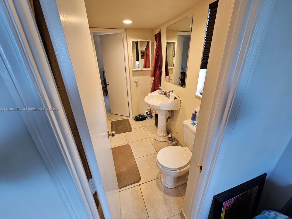 For Sale: $254,950 (2 beds, 1 baths, 850 Square Feet)