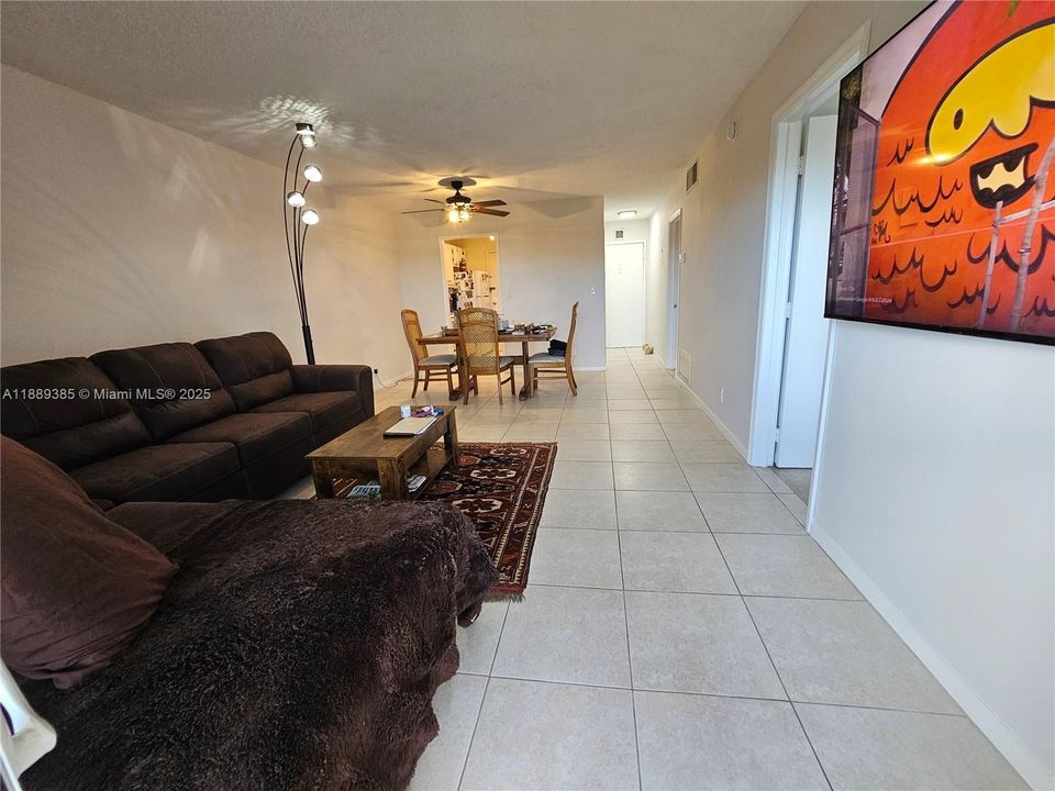 For Sale: $254,950 (2 beds, 1 baths, 850 Square Feet)