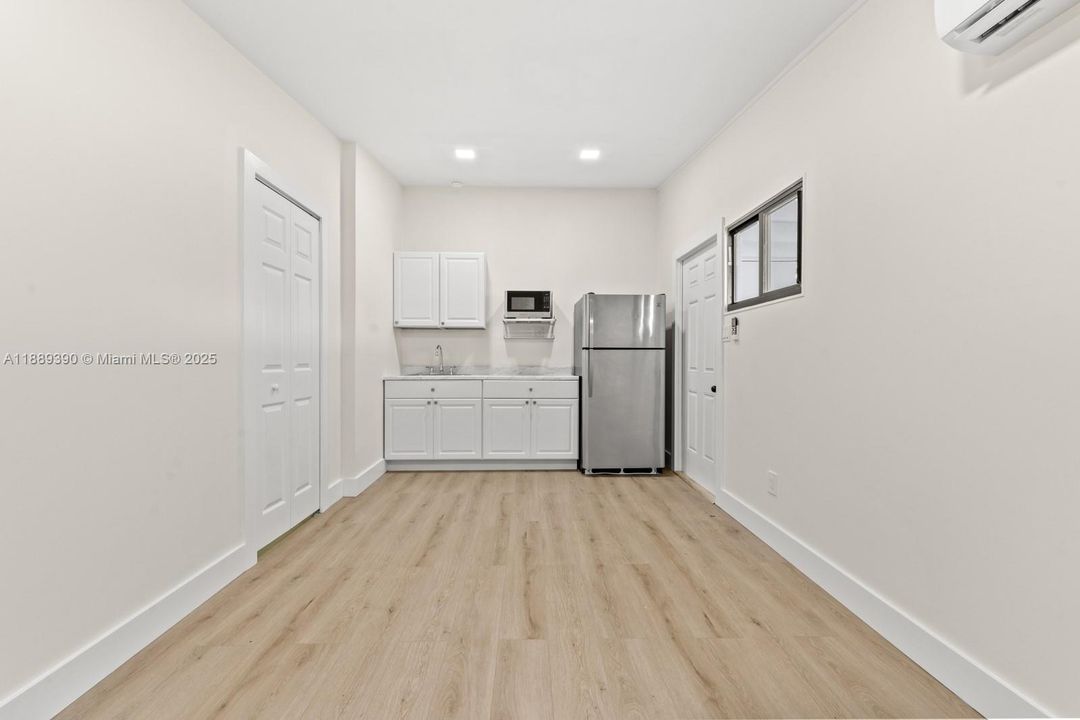 最近租的: $1,500 (1 贝兹, 1 浴室, 1490 平方英尺)