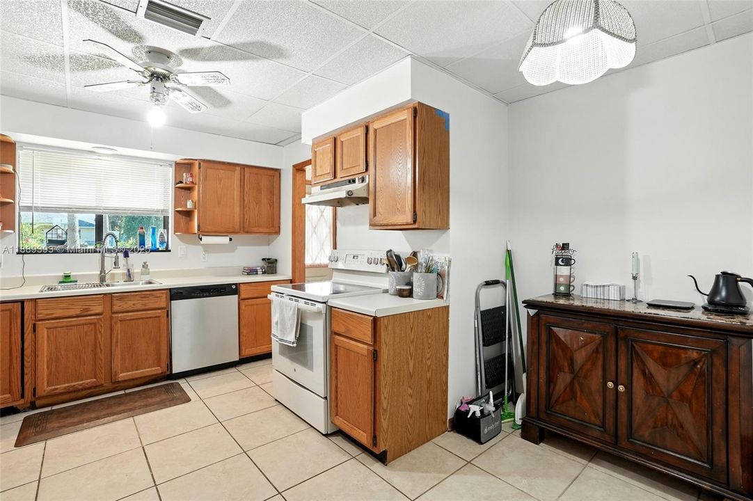 待售: $269,900 (3 贝兹, 2 浴室, 0 平方英尺)