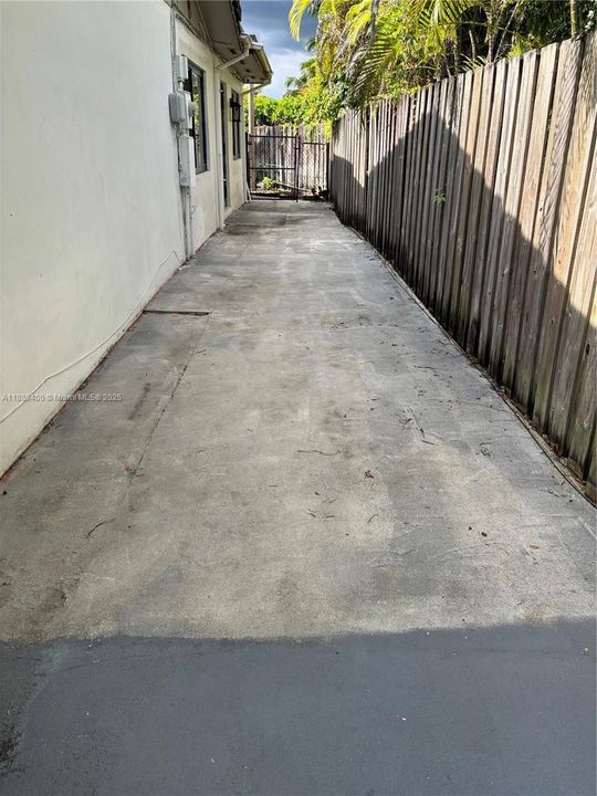 Недавно арендовано: $1,250 (1 спален, 1 ванн, 0 Квадратных фут)