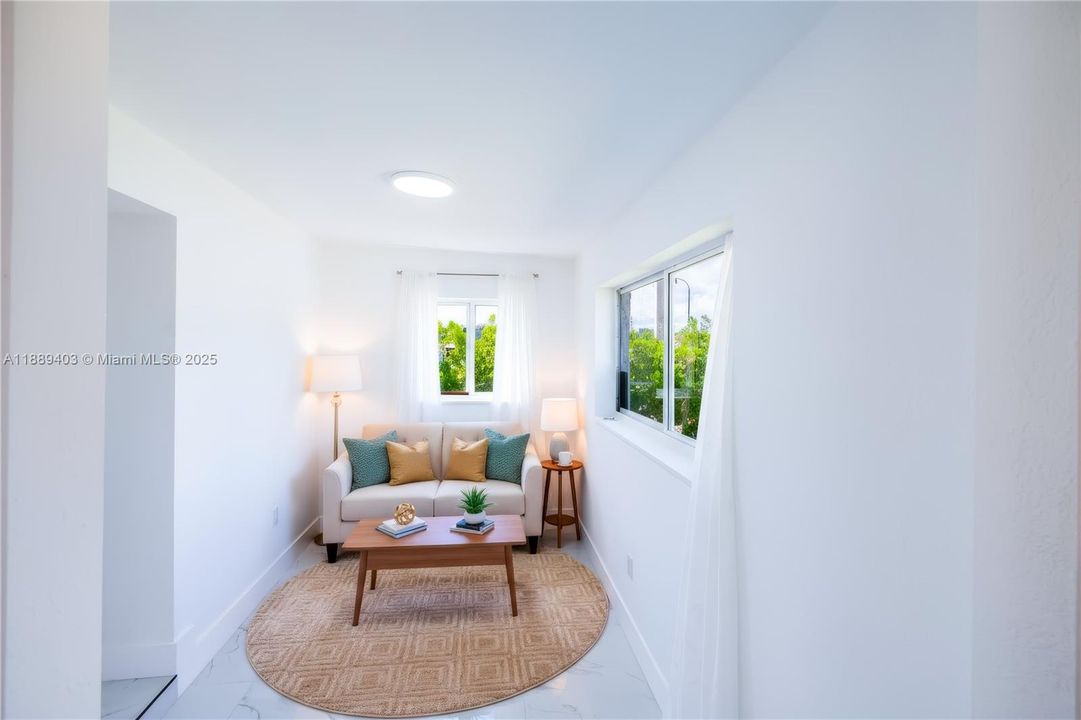 Под контрактом: $475,000 (3 спален, 2 ванн, 1088 Квадратных фут)