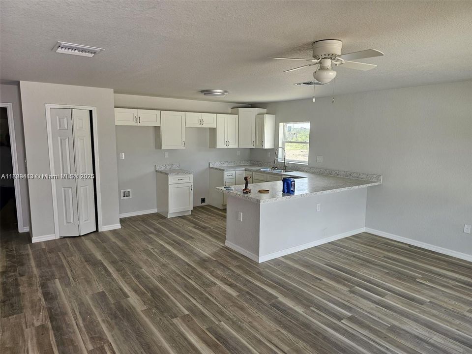 Recently Rented: $1,490 (3 beds, 2 baths, 1120 Square Feet)