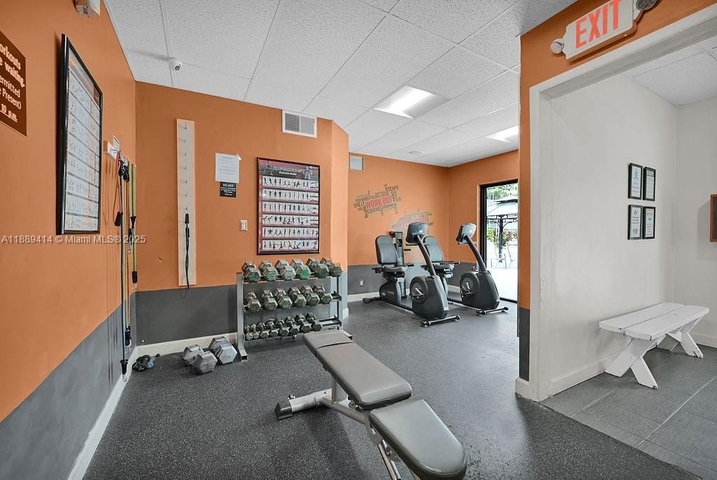 For Sale: $150,000 (2 beds, 2 baths, 992 Square Feet)