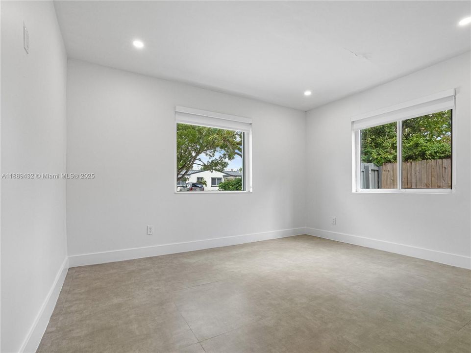 Recently Rented: $3,500 (2 beds, 2 baths, 1112 Square Feet)