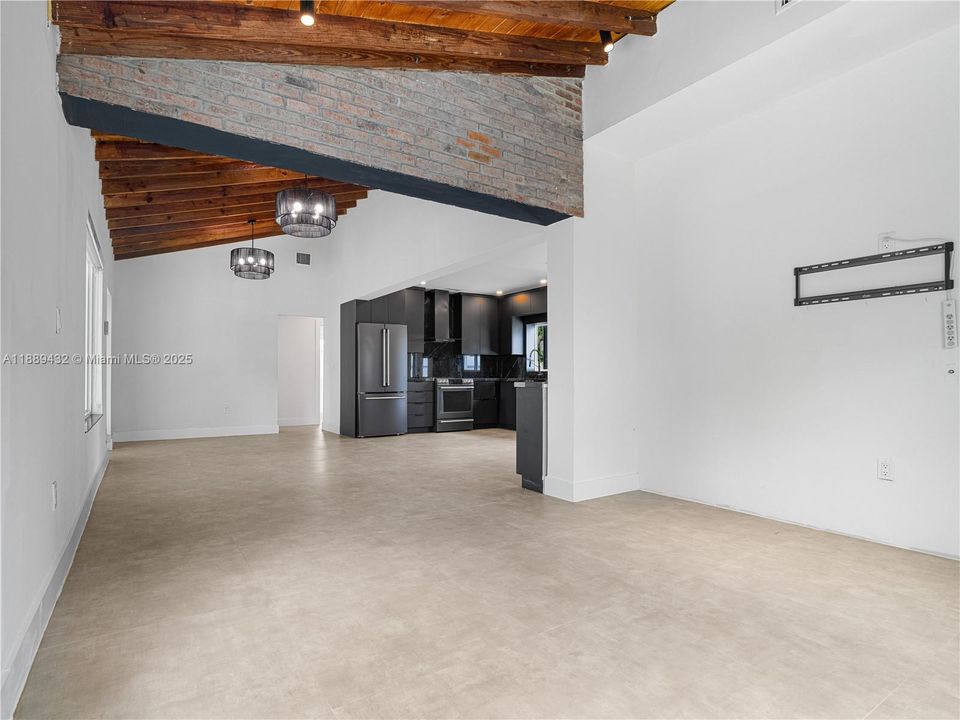 Recently Rented: $3,500 (2 beds, 2 baths, 1112 Square Feet)