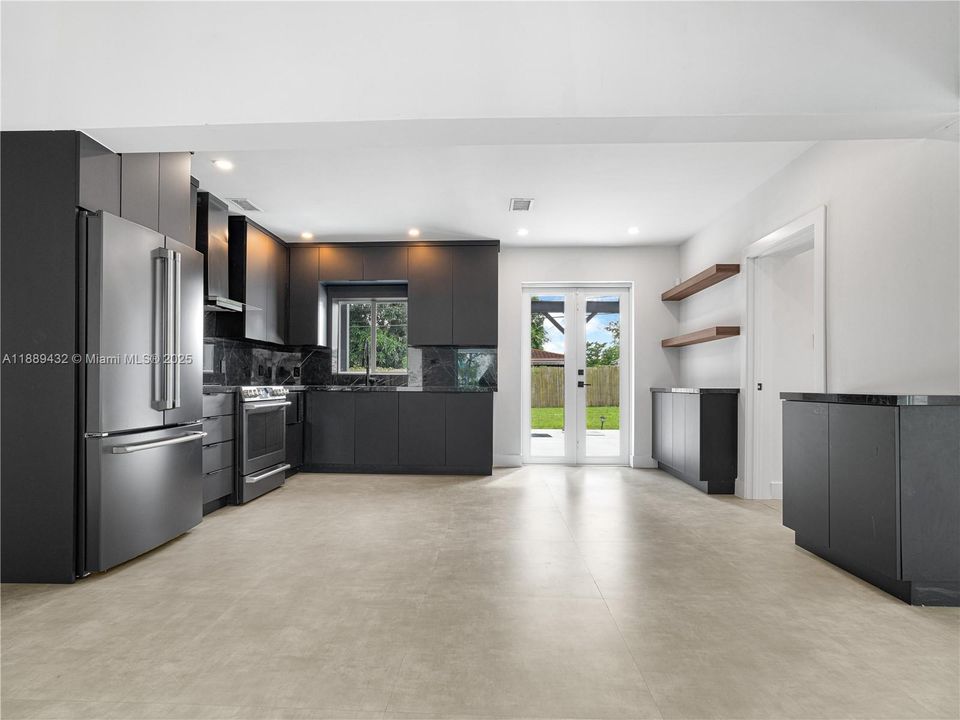 Recently Rented: $3,500 (2 beds, 2 baths, 1112 Square Feet)