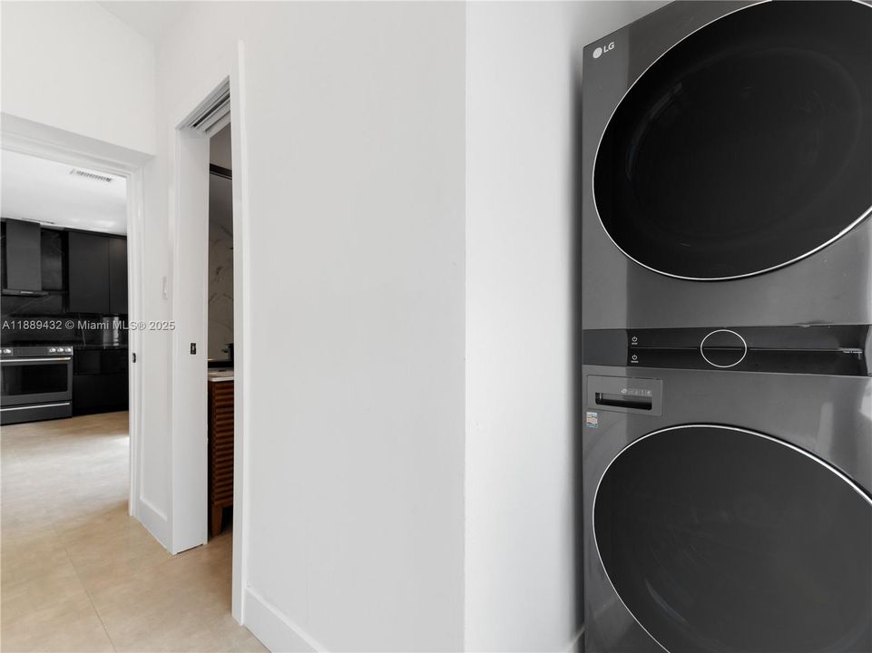 Recently Rented: $3,500 (2 beds, 2 baths, 1112 Square Feet)