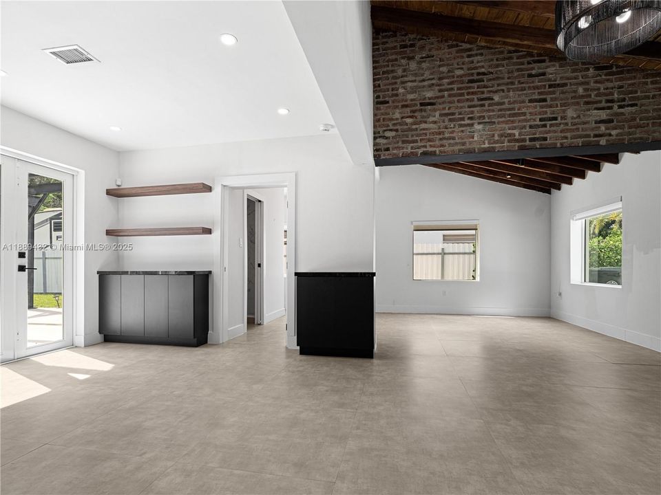 Recently Rented: $3,500 (2 beds, 2 baths, 1112 Square Feet)