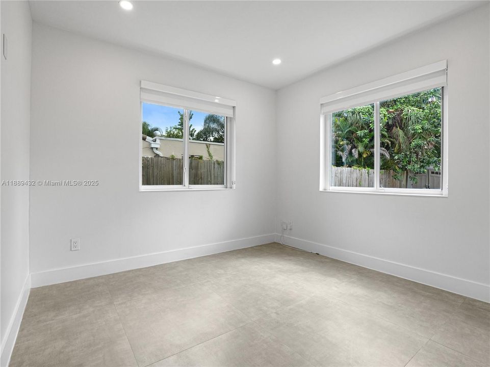 Recently Rented: $3,500 (2 beds, 2 baths, 1112 Square Feet)