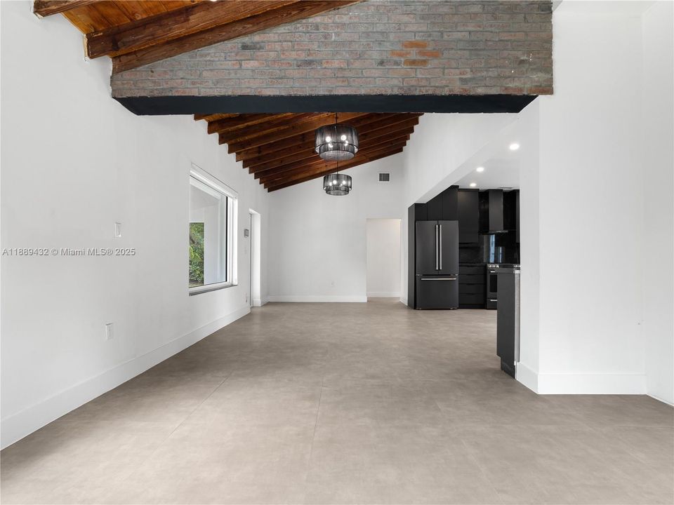 Recently Rented: $3,500 (2 beds, 2 baths, 1112 Square Feet)