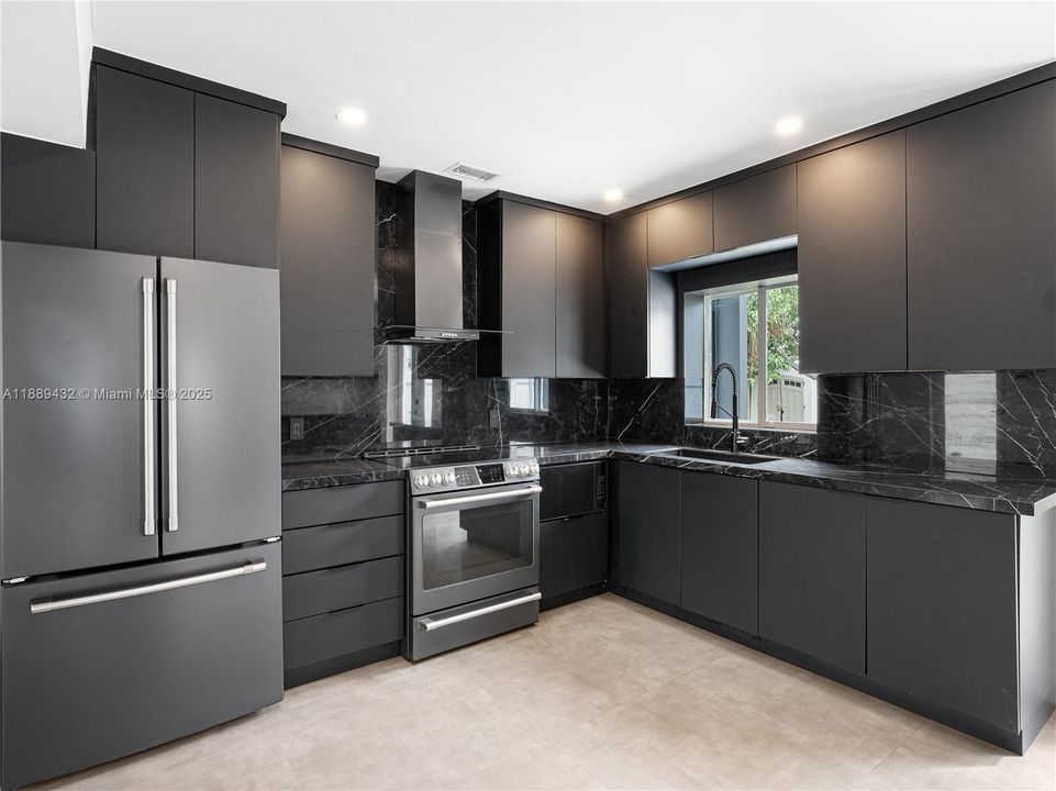 Recently Rented: $3,500 (2 beds, 2 baths, 1112 Square Feet)