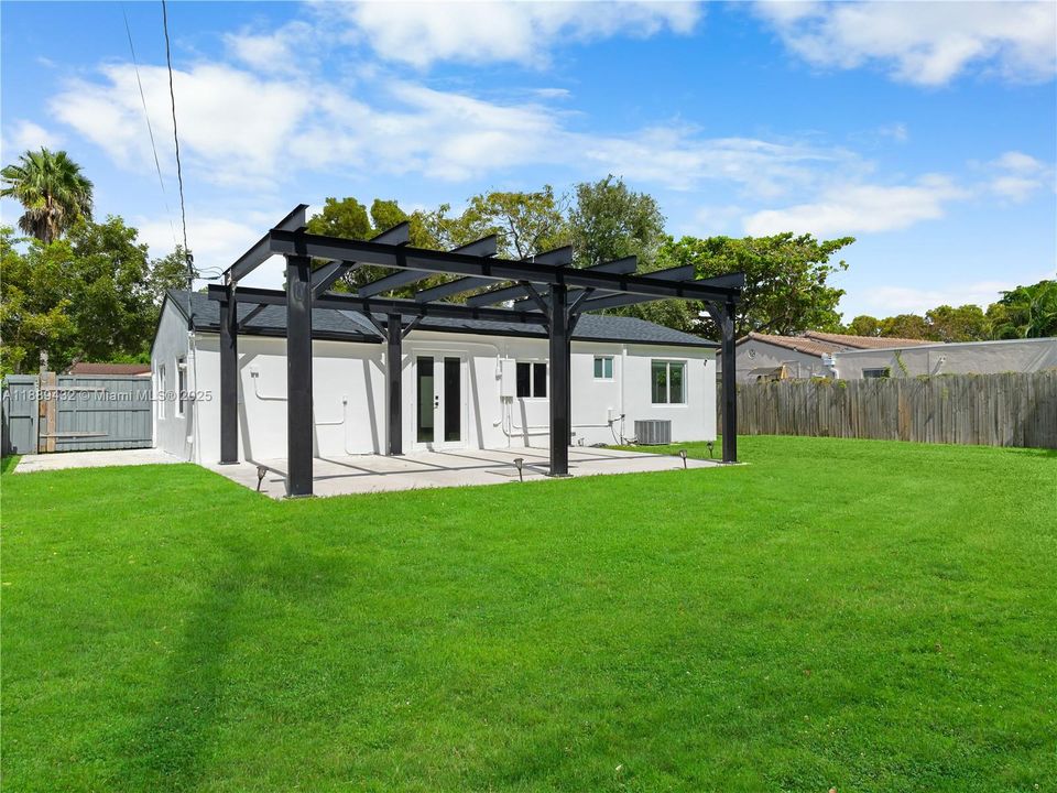 Recently Rented: $3,500 (2 beds, 2 baths, 1112 Square Feet)