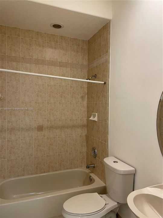 Recently Rented: $4,250 (4 beds, 2 baths, 2323 Square Feet)