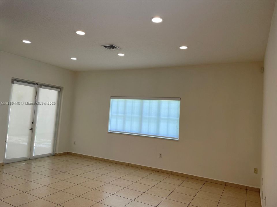 Recently Rented: $4,250 (4 beds, 2 baths, 2323 Square Feet)