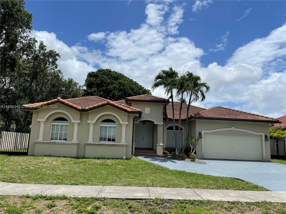 Recently Rented: $4,250 (4 beds, 2 baths, 2323 Square Feet)