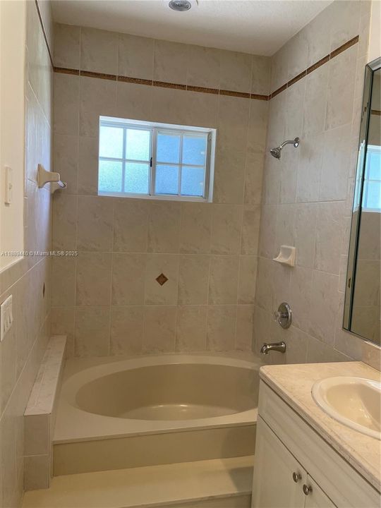 Recently Rented: $4,250 (4 beds, 2 baths, 2323 Square Feet)