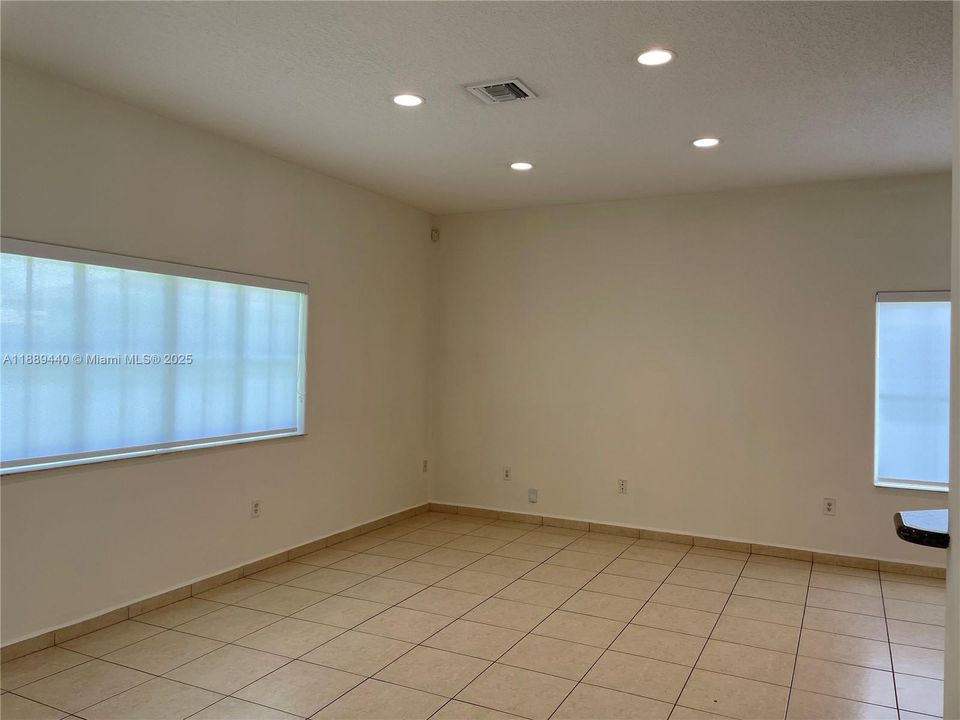 Recently Rented: $4,250 (4 beds, 2 baths, 2323 Square Feet)