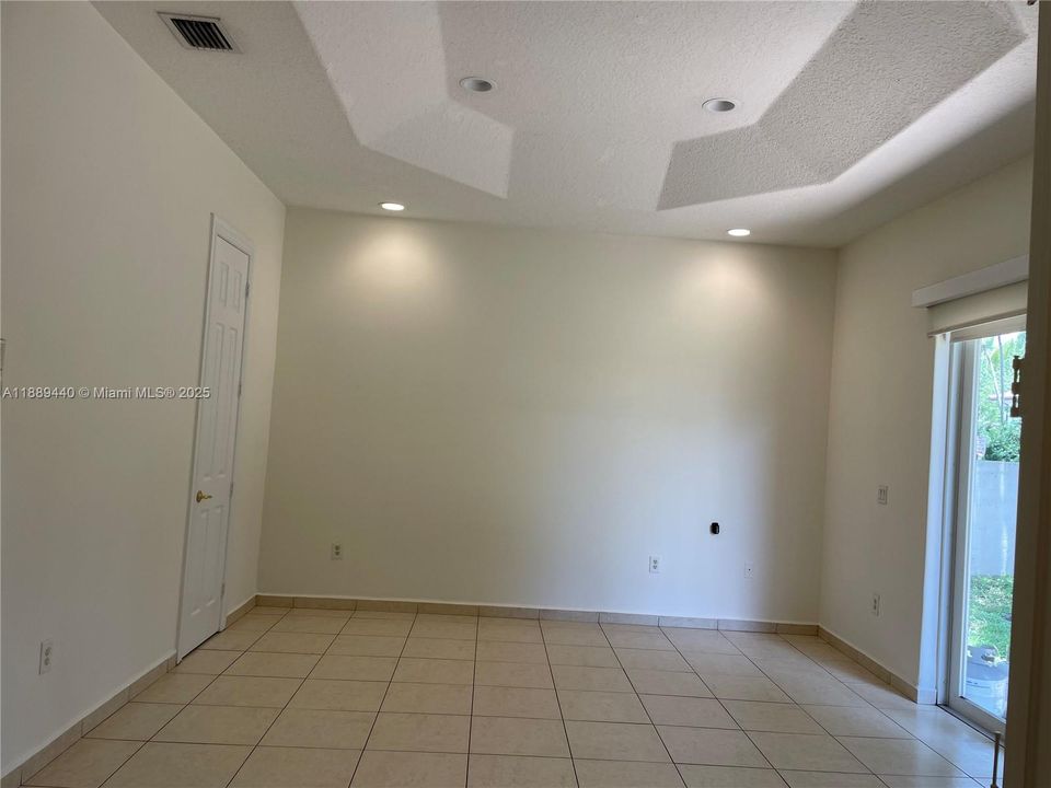 Recently Rented: $4,250 (4 beds, 2 baths, 2323 Square Feet)