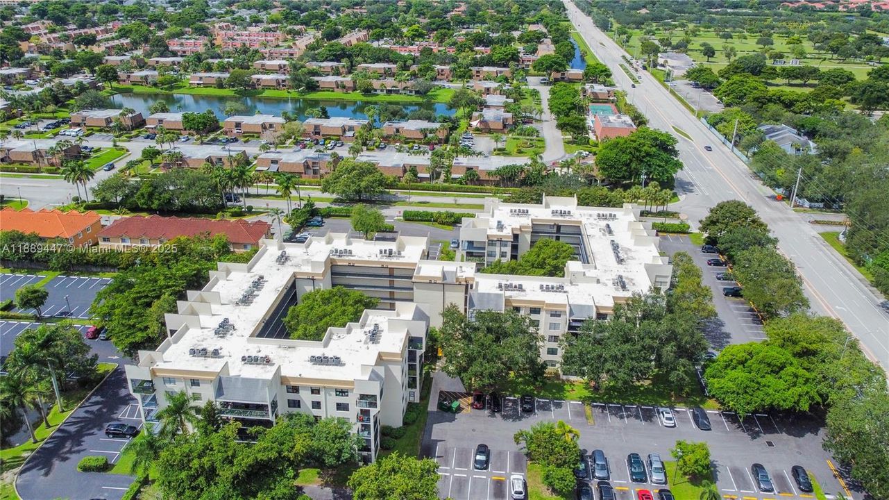 合同活跃: $175,000 (2 贝兹, 2 浴室, 1060 平方英尺)