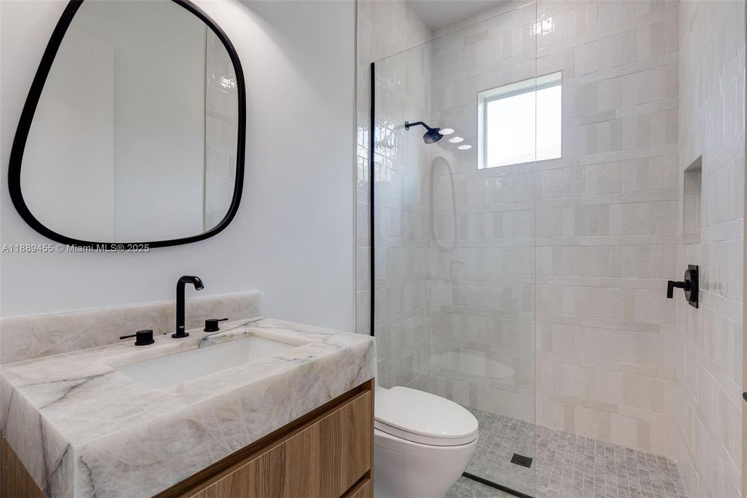 На продажу: $1,995,000 (3 спален, 3 ванн, 2738 Квадратных фут)