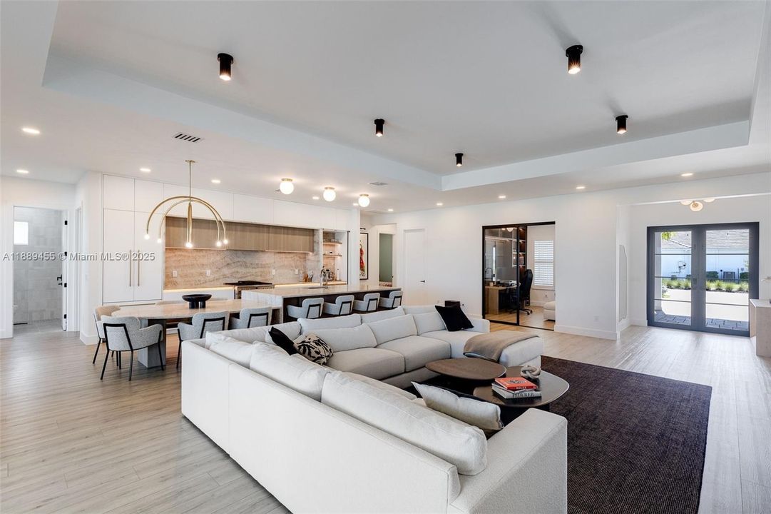 На продажу: $1,995,000 (3 спален, 3 ванн, 2738 Квадратных фут)