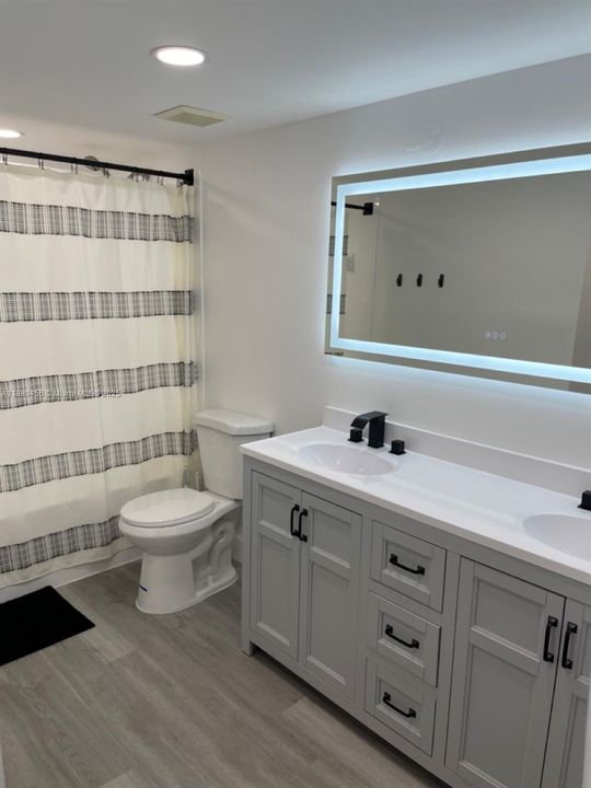 合同活跃: $2,200 (2 贝兹, 1 浴室, 834 平方英尺)