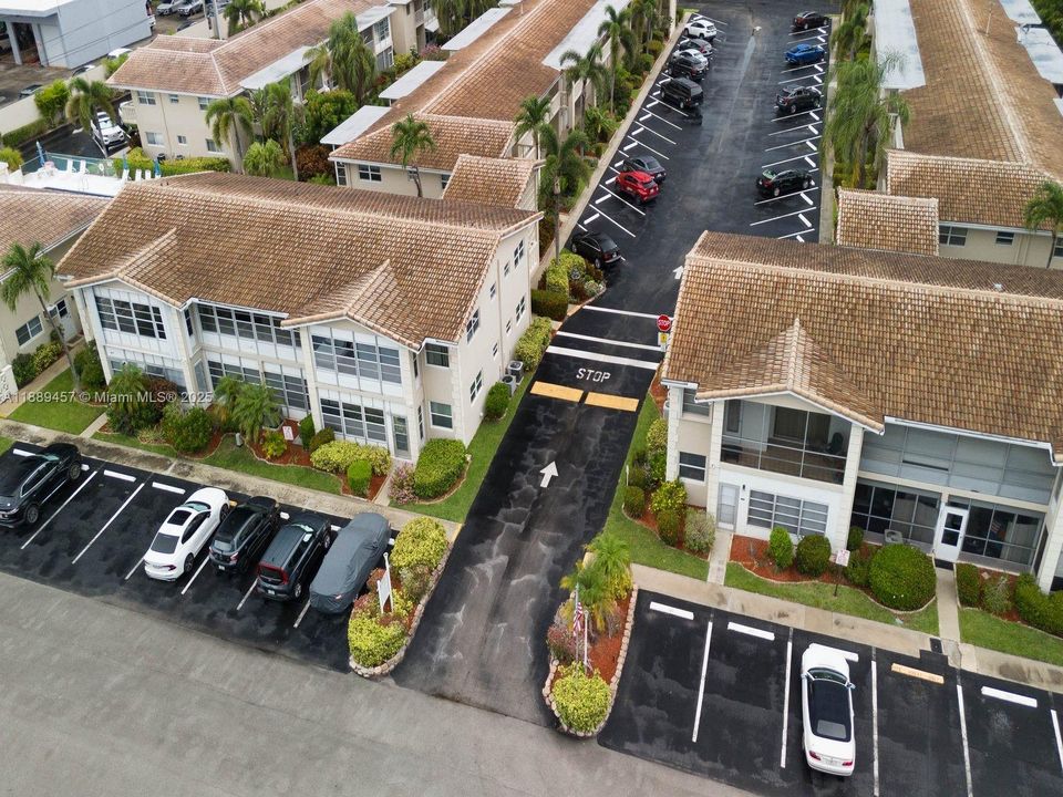 For Sale: $149,000 (2 beds, 1 baths, 890 Square Feet)