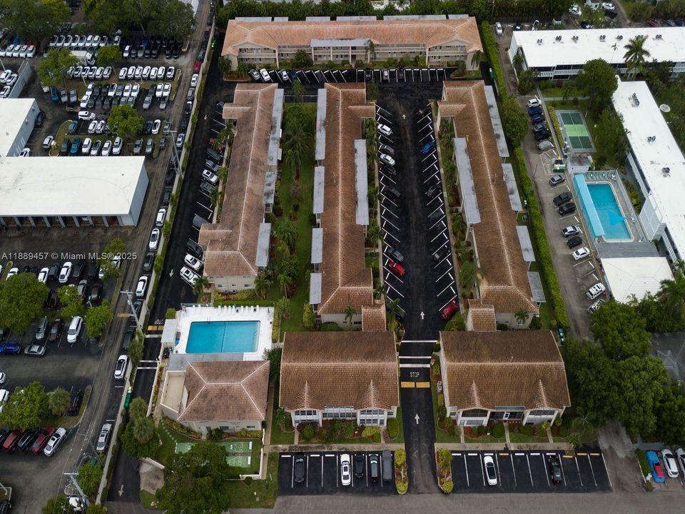 For Sale: $149,000 (2 beds, 1 baths, 890 Square Feet)