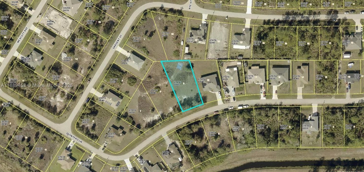 На продажу: $23,900 (0.38 acres)