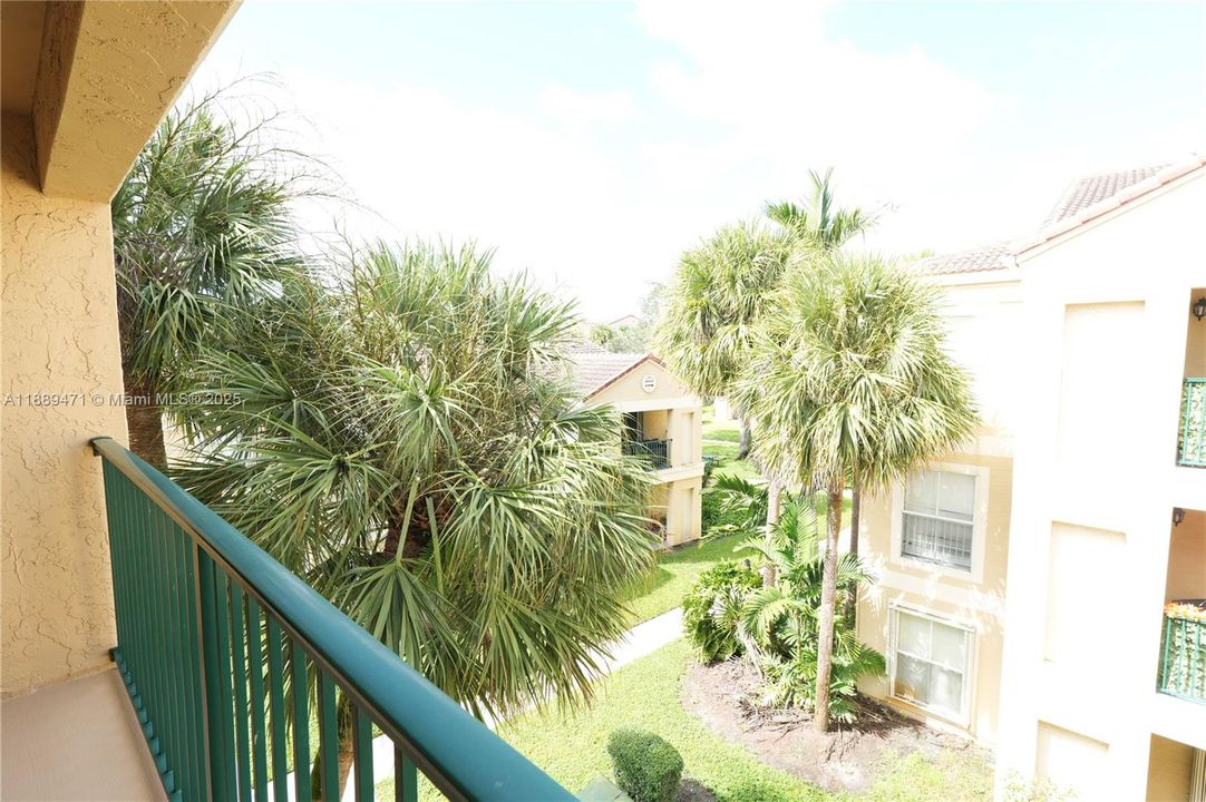 Recently Rented: $1,750 (2 beds, 1 baths, 980 Square Feet)