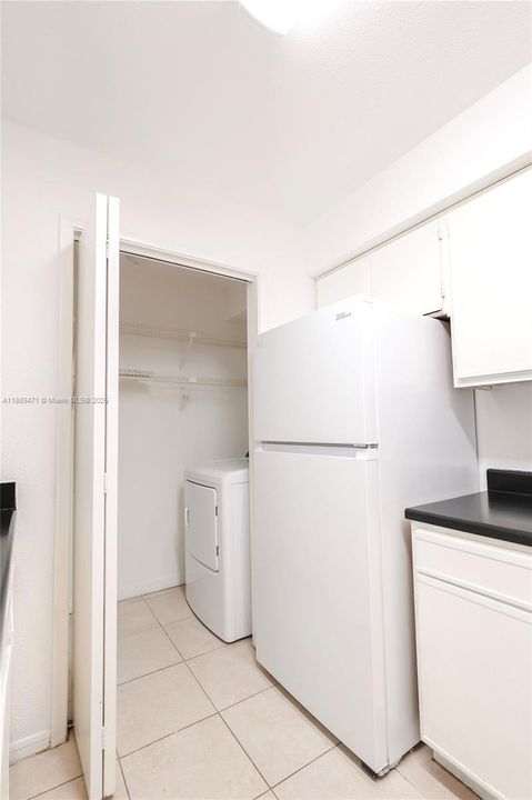 Recently Rented: $1,750 (2 beds, 1 baths, 980 Square Feet)
