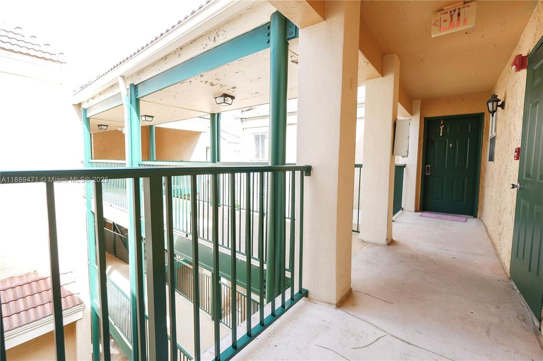 Recently Rented: $1,750 (2 beds, 1 baths, 980 Square Feet)