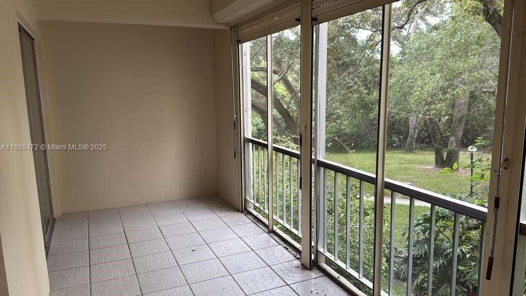 合同活跃: $2,500 (3 贝兹, 2 浴室, 1286 平方英尺)