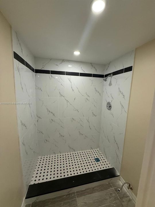 合同活跃: $2,500 (3 贝兹, 2 浴室, 1286 平方英尺)