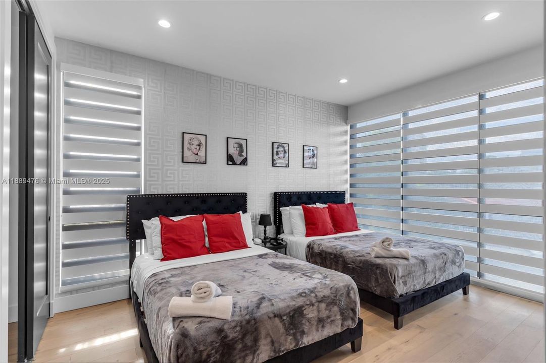 Active With Contract: $939,000 (3 beds, 2 baths, 0 Square Feet)