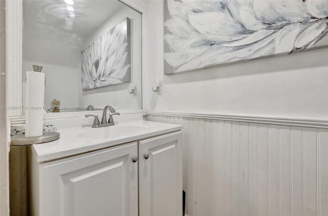 待售: $485,000 (4 贝兹, 2 浴室, 1812 平方英尺)