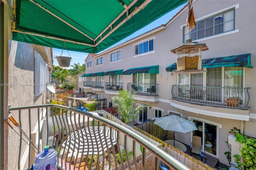 待售: $485,000 (4 贝兹, 2 浴室, 1812 平方英尺)