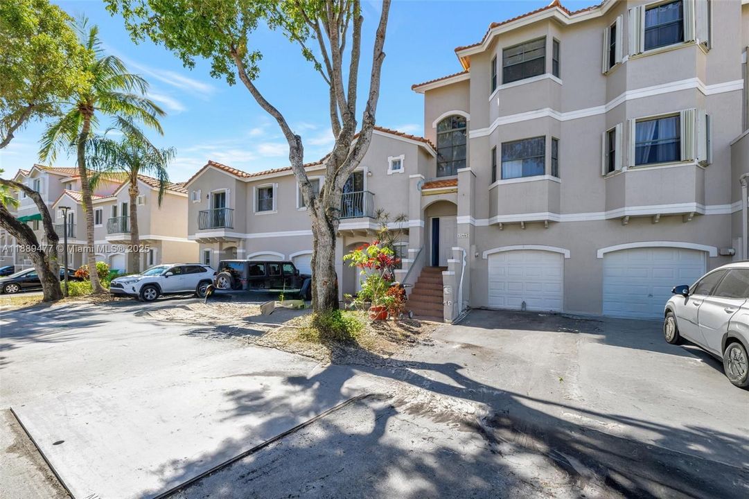 待售: $485,000 (4 贝兹, 2 浴室, 1812 平方英尺)