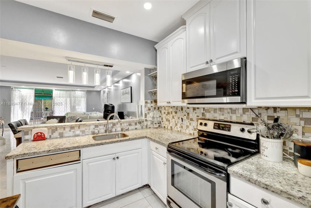 待售: $485,000 (4 贝兹, 2 浴室, 1812 平方英尺)