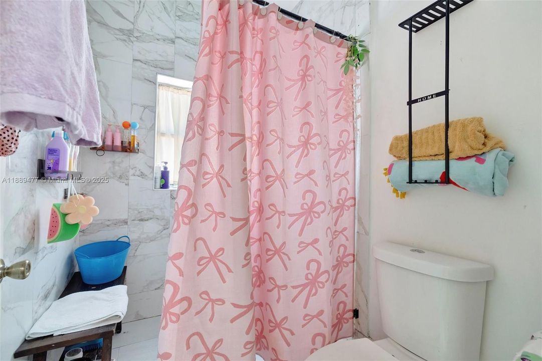 待售: $485,000 (4 贝兹, 2 浴室, 1812 平方英尺)