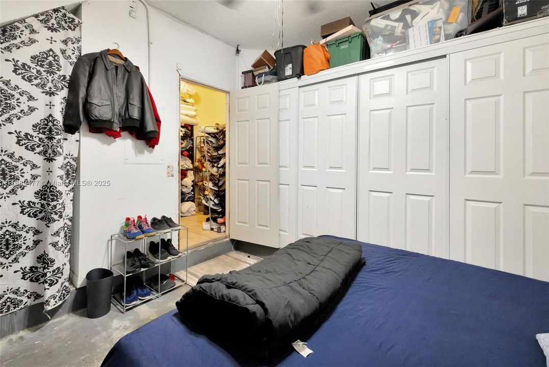 待售: $485,000 (4 贝兹, 2 浴室, 1812 平方英尺)