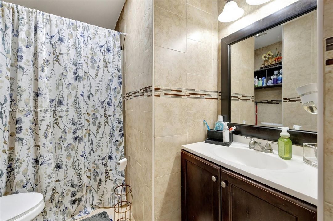 待售: $485,000 (4 贝兹, 2 浴室, 1812 平方英尺)