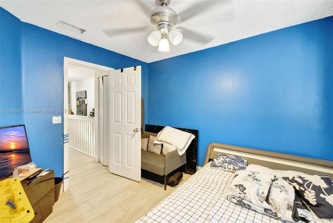 待售: $485,000 (4 贝兹, 2 浴室, 1812 平方英尺)