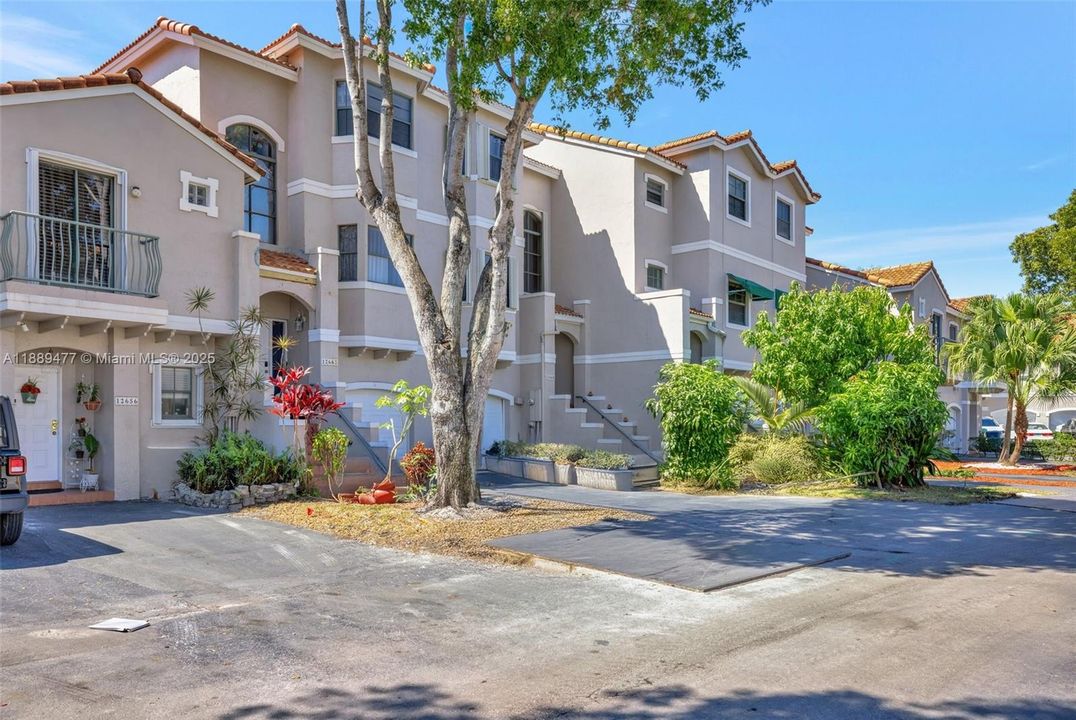 待售: $485,000 (4 贝兹, 2 浴室, 1812 平方英尺)