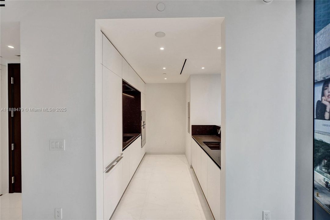 На продажу: $980,000 (0 спален, 1 ванн, 618 Квадратных фут)